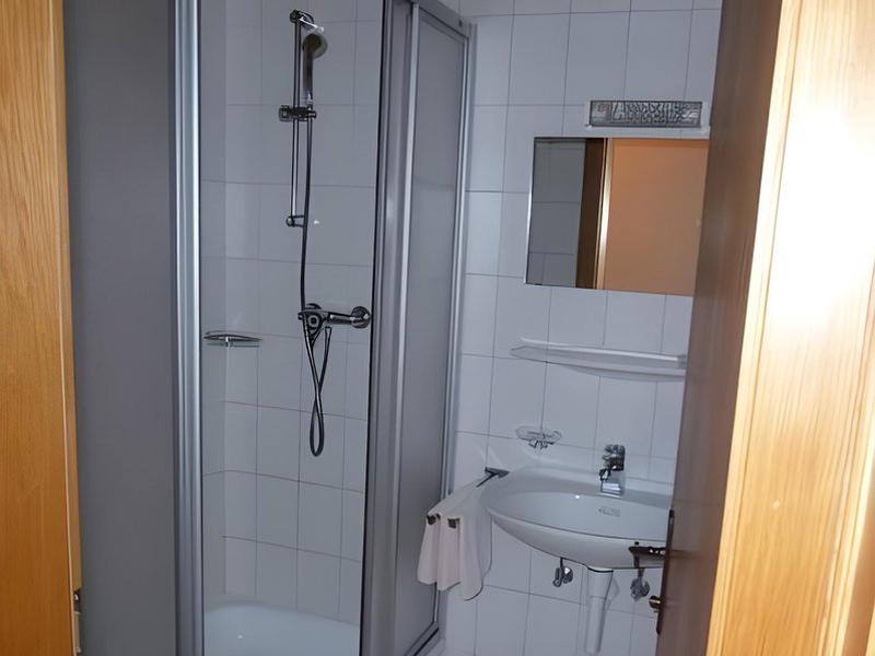 877379A94DC3B248AD4720C1631DCC65