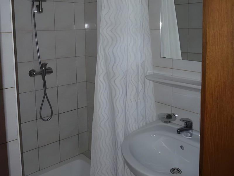 0ADFA79403B7F11E4F45932E7DD5FCE2