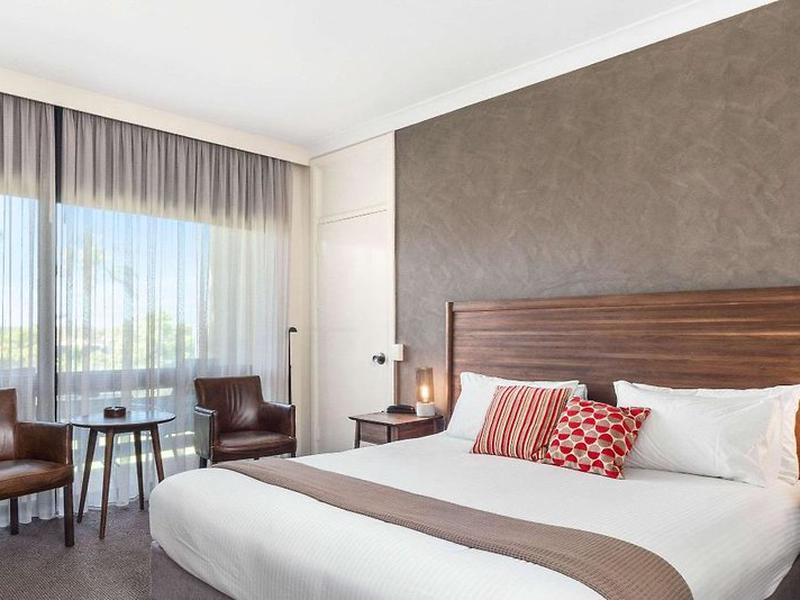 747A081CA044A83335E5682D9968DC76