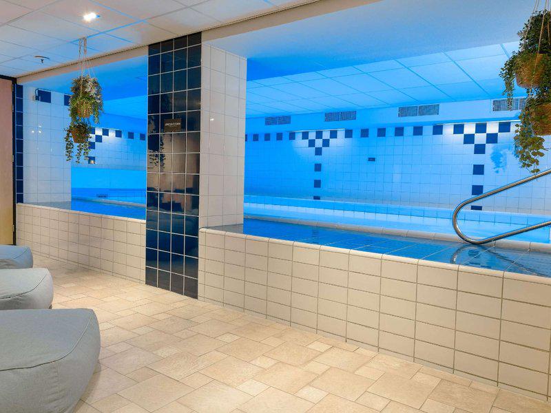 E71CC60AA50D2967F2ADC1685091445E