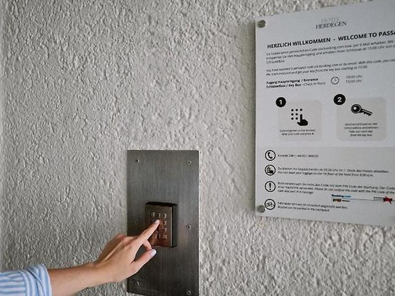 573EC7BBBA7B22FA9FABCD6EB54C4F4B