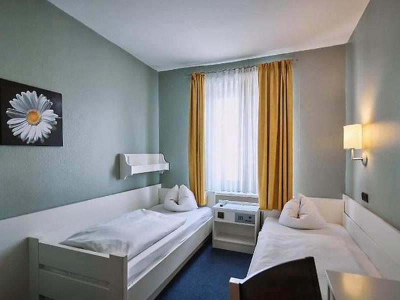 106782EA0D8EE66AB0246B84A1D514AF