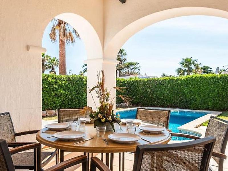 6D72E50F1D8E022F8A2724F8E3D0DD18