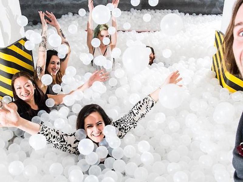 21967DDC43B1C935DD56269F735C2BBD