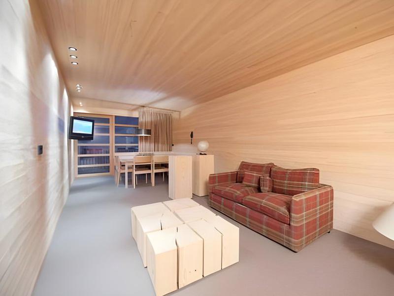 4AFF93ED59A179B6CAEA95CC205E8F71