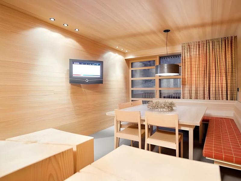 B2A7B51470C23A662F4629851173E2C2