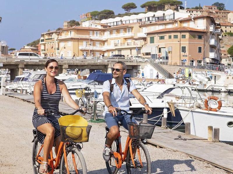 24F2D62AA3578B9497B37DF7D4791CFF