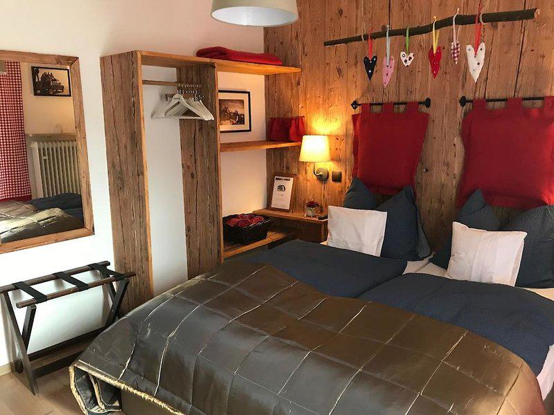 63FB8BD356D80156545FD17E48E6C263