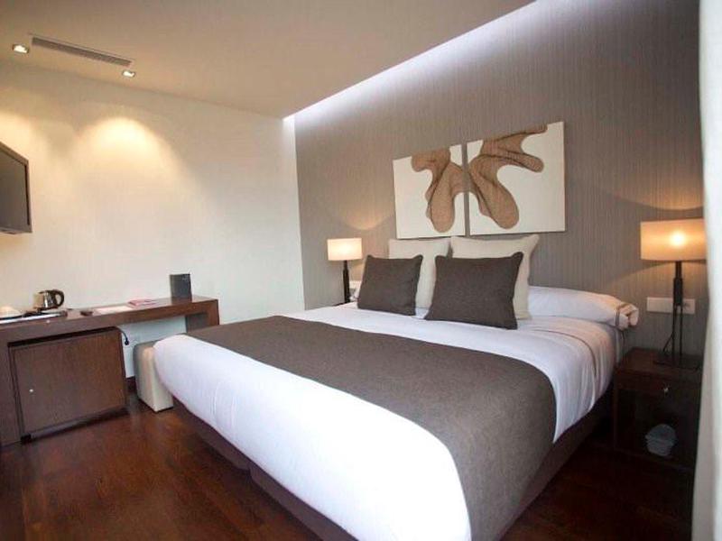 CFD64403F277660B6D9FD34B22FDA1F8