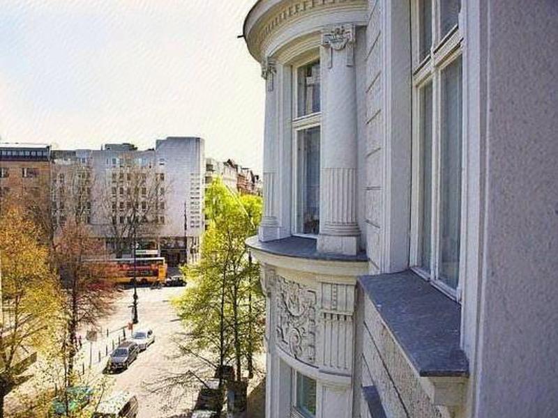 B14007CEC9F9A3E8783399F7EC033336