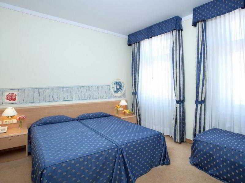 AF312D1A370AB15AE964564F71FCEE17