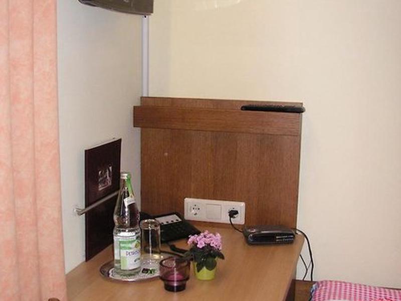 78AC632838C0DB0D62B4ED29BCF09EC4