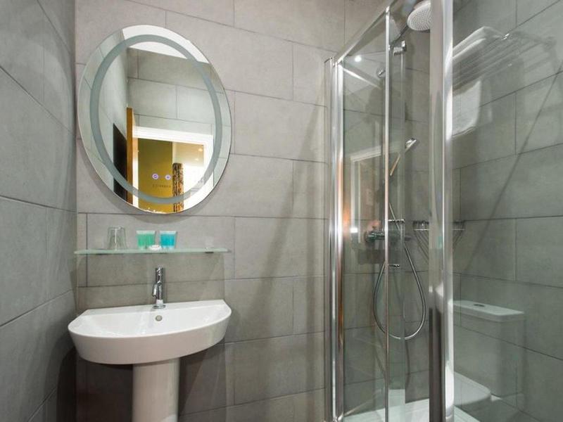 2C061DEA37C063ACE9627D6E3569E3BE