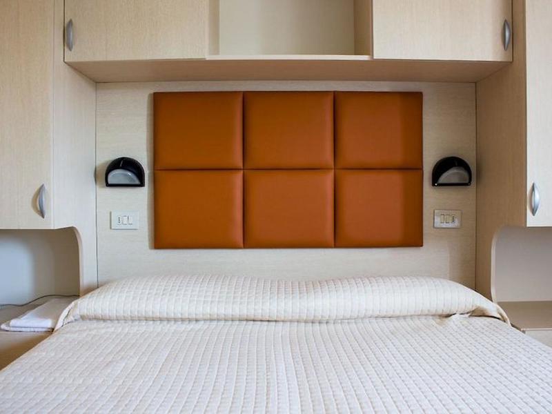 8500665EE7A8D95EC06E10A4E8D26A1F