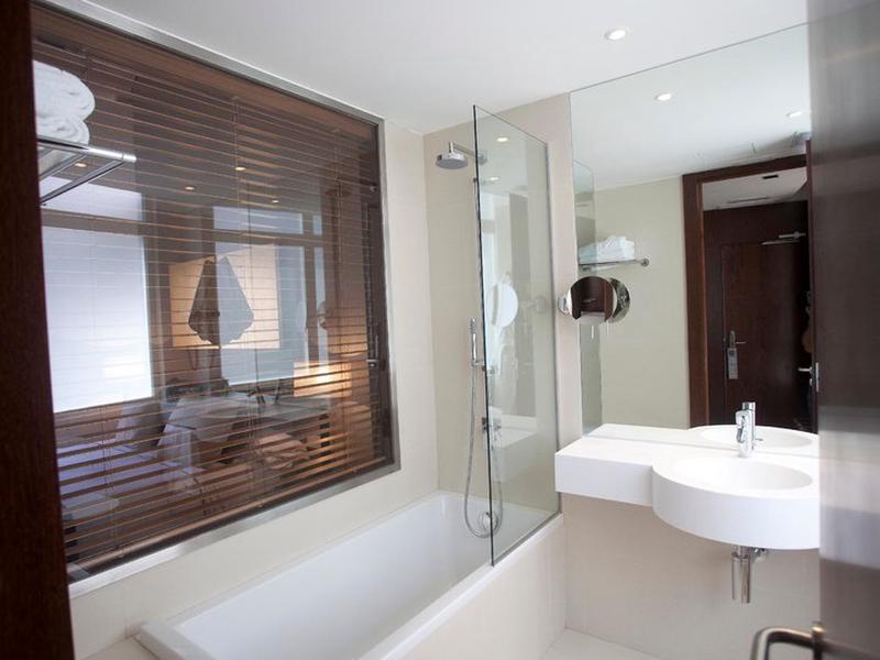 E2EBB60BB41D1DB828CE6AE67E55E659