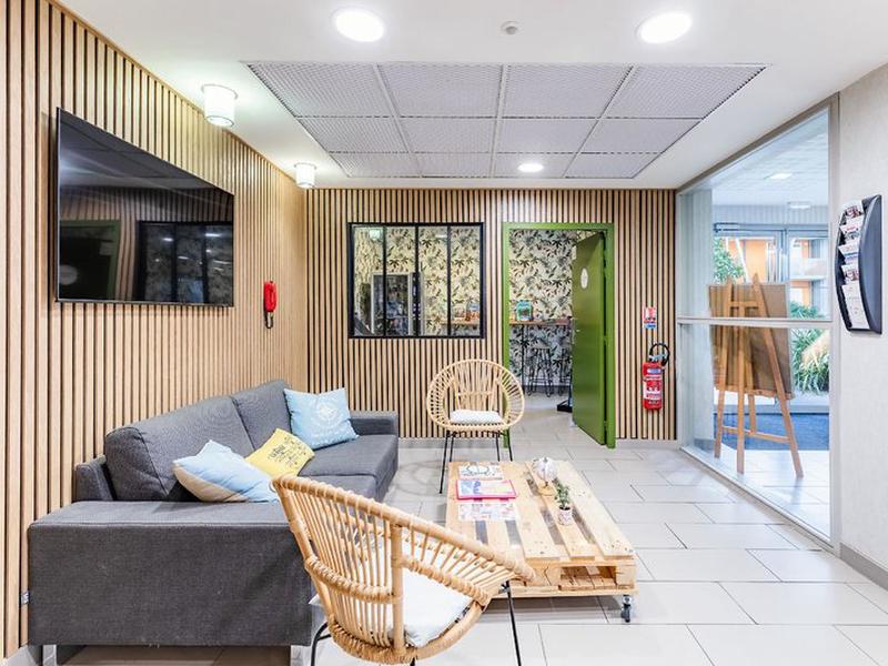 B7F33DF5647D3BC72583B2A274AC53E7