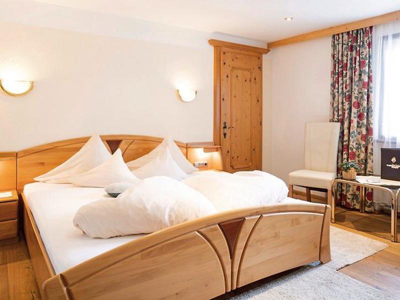 B8E0F4876E062985ADF0E32A9DCC1DA6