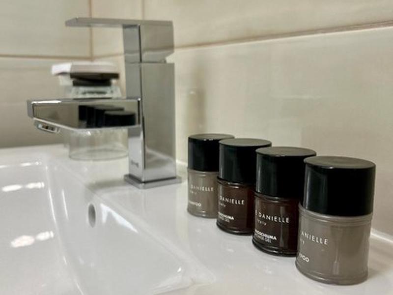 DFC7D6B7366F9A3AC697F1A3882DEDB1