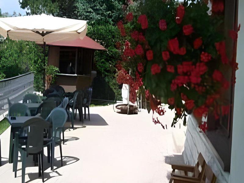 B2A6CBBA0085F425C6B1B8BBB3DF3E21