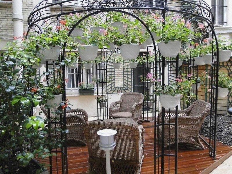 0D0331DEB055E7CE20C5B066C8F388DC