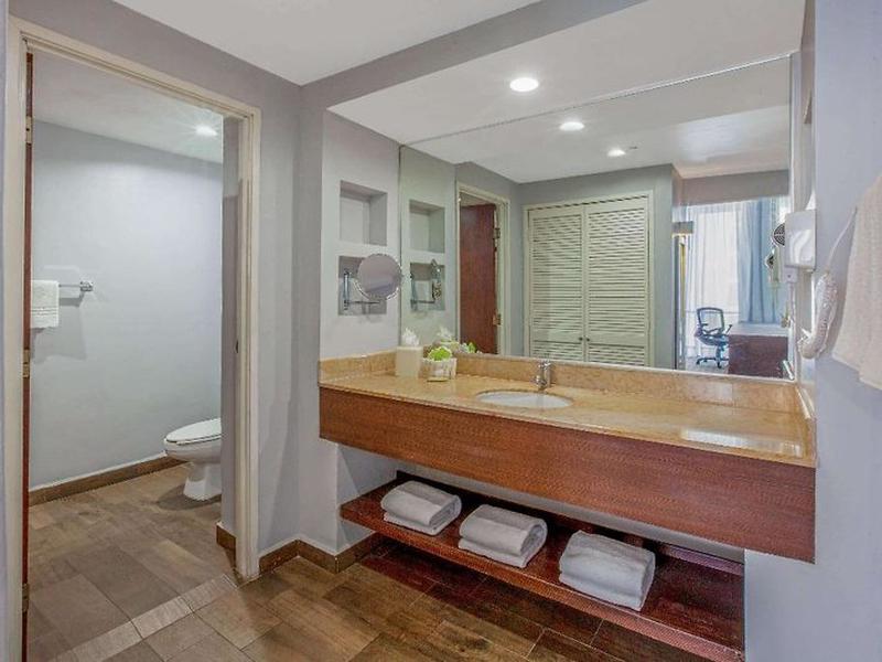 7E1D6FAF7B1ADF80A9FE2ED3DEF87E43