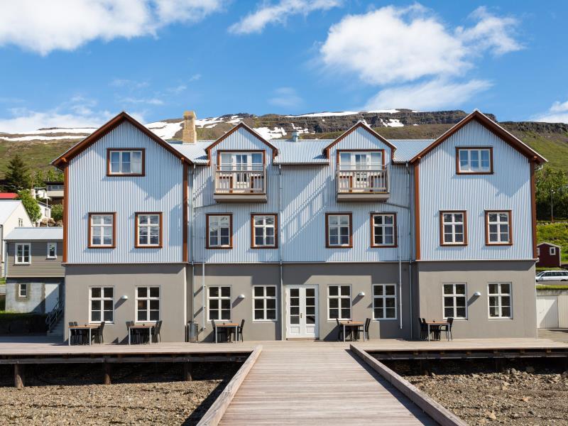 ABA10F258918C591530F526BD369C11E