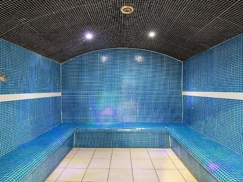 56867977CEB606141D5B976E370A8C1F