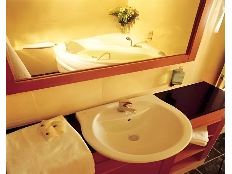 EA9C560BF62A58B15BBE215C8369A191