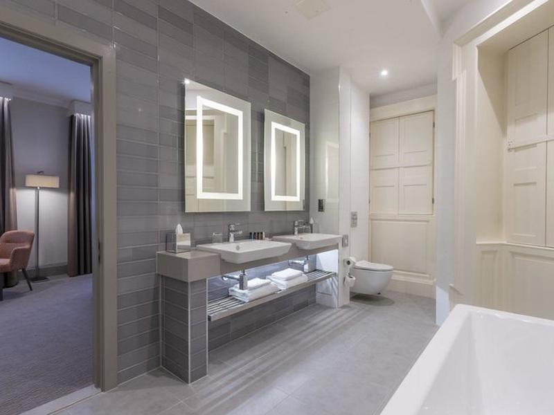 A30B855D7C99A5D34DC986F4B91BFC13