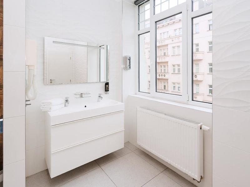 676B1030586D8656F07F00108F2AB35C