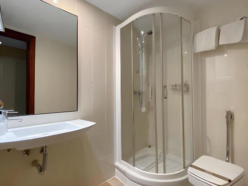 A1B9C14AEF9F33B7FB75871C32D1A806