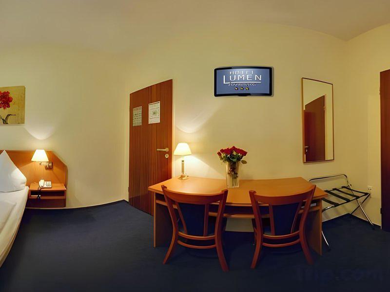 9FC4F1A68D29AEF13775BA120F8B03F6