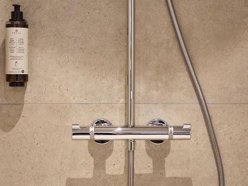 F18B875ECFEE1AAF26827244F604711F