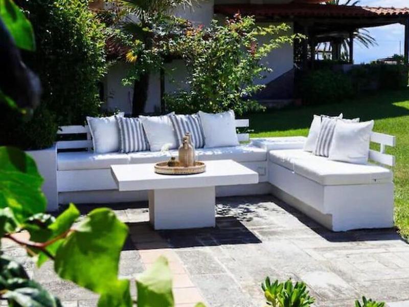 33F0ACE92F41AFE6C6D3C94D3FEC6578