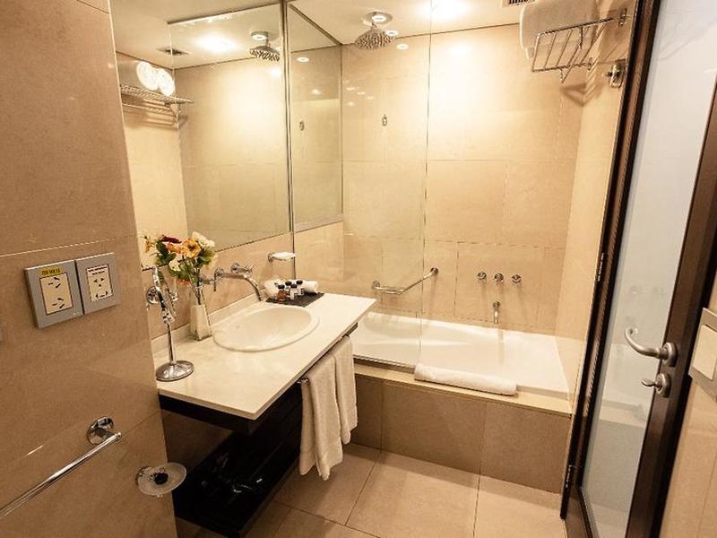 FEB12DA311637A6E98BEDBD8E0AD0038