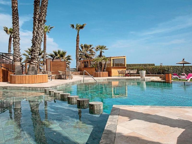 9CABF8FF220E2D3250CA4E8B197D934C