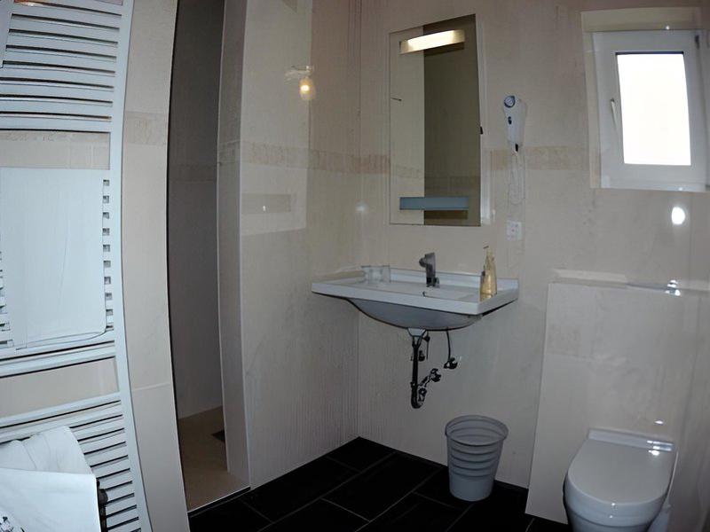 E815A80201E291284734A5A72C2BFACC