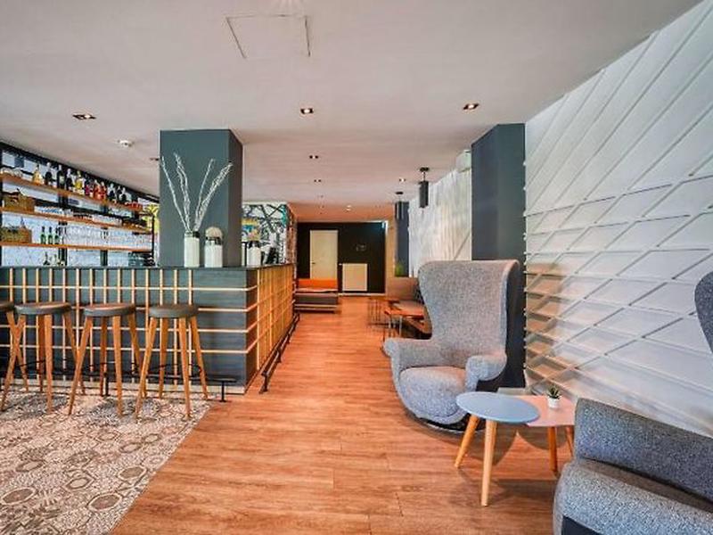 0D9F4DF775EFDE0B408A8AB79F6A9BAD