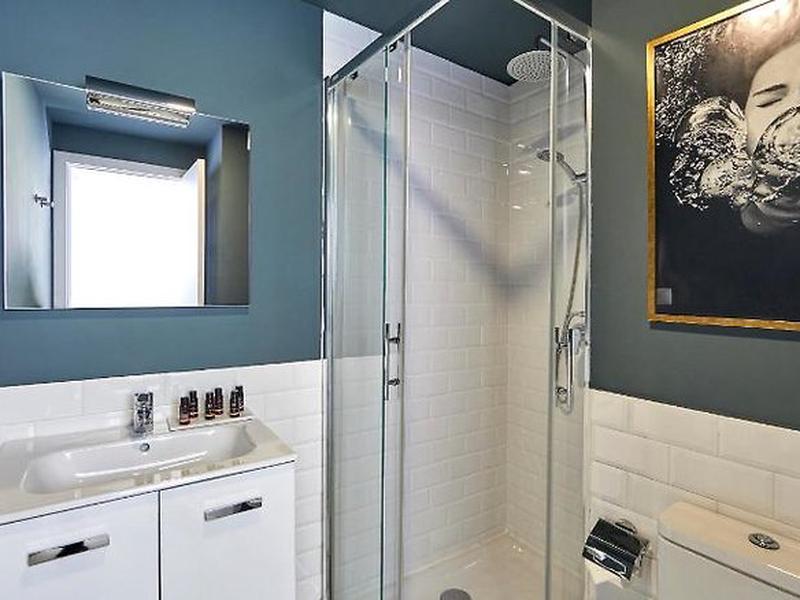 0FF6BE343A339570A190AAB4C688A99E