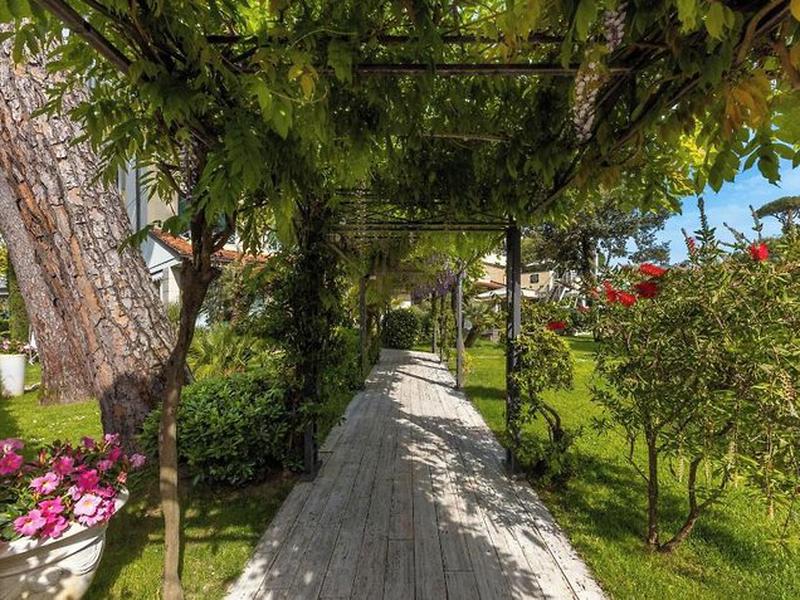 174FA144F5D94CF4BD8C85ABE3813131