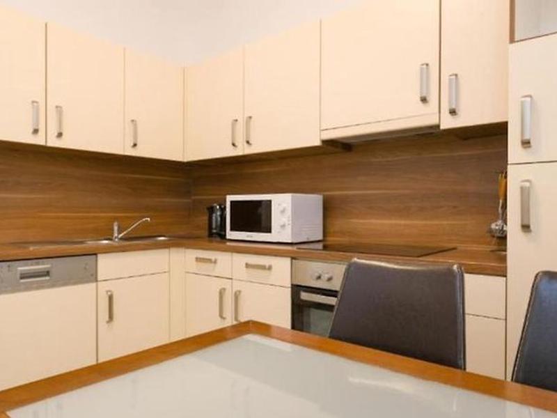 10CA49FD32733870E47A6F36A93ACA61