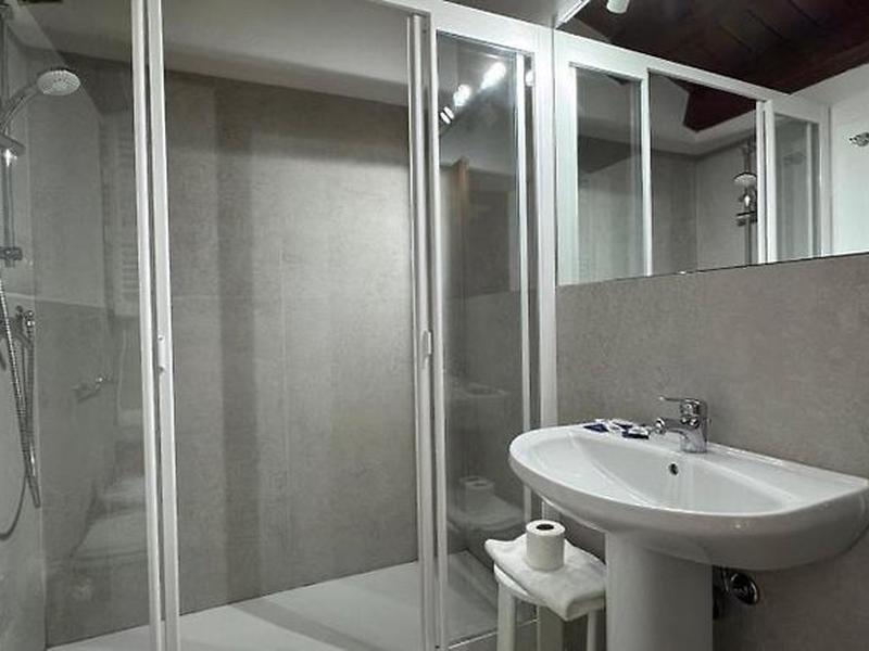 306231DF783E23BE4AE81D913DD75008