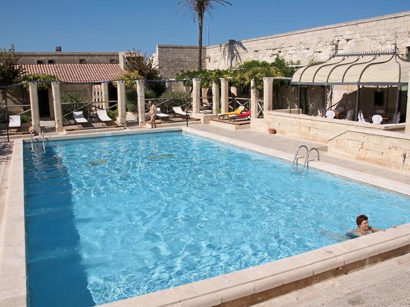 DD4A3BA0A2D4B3DB3D3FFFDE8660B64D