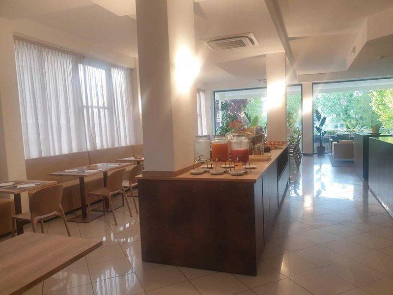 36F2773FEBD0BA7E0E1445F1A6D13A39