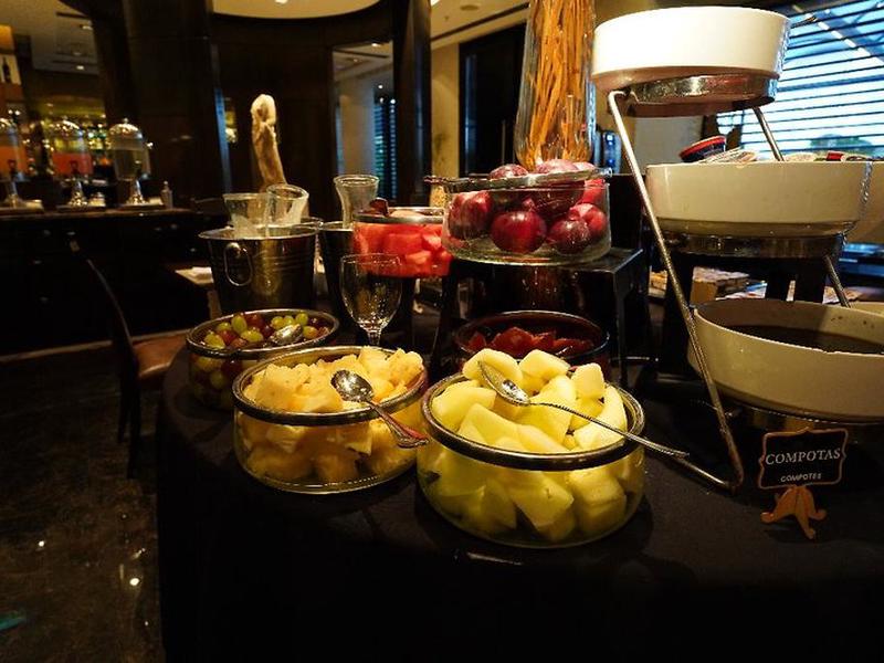 EBFF32F9AF3376371E2F1E73D3A99882