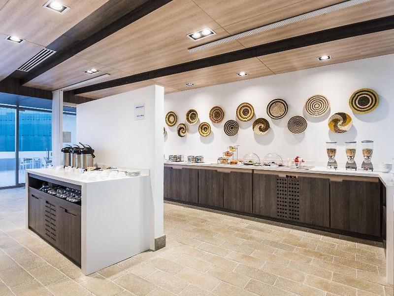 B76CA005DC5E9C8F5D893BBFBC060CD7