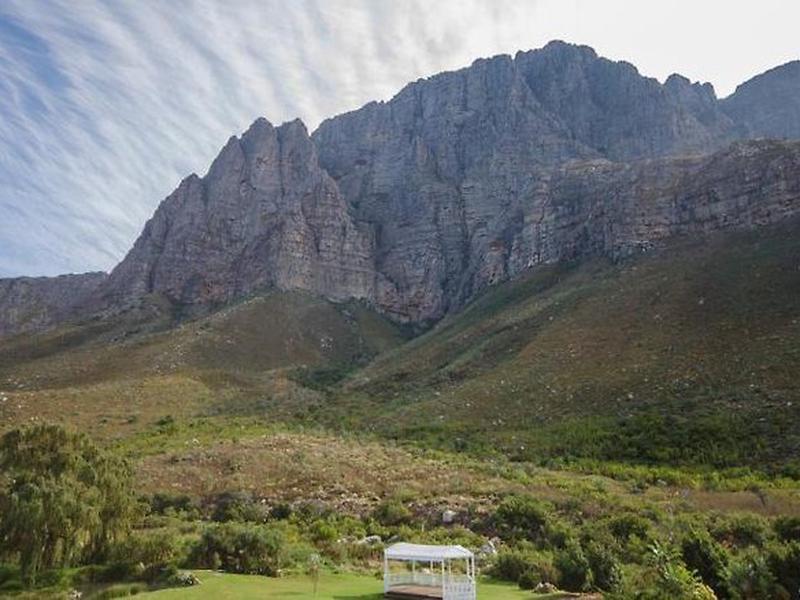 15A98A64FF65450B16D4DBBA29BEA579