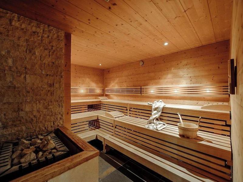 546D961C127A9BD77D88FC676EE892CE