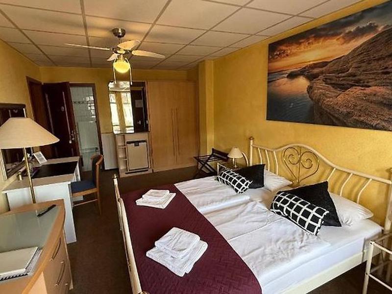 F3F047A6466F643FD9ABA84B8FD90FC9