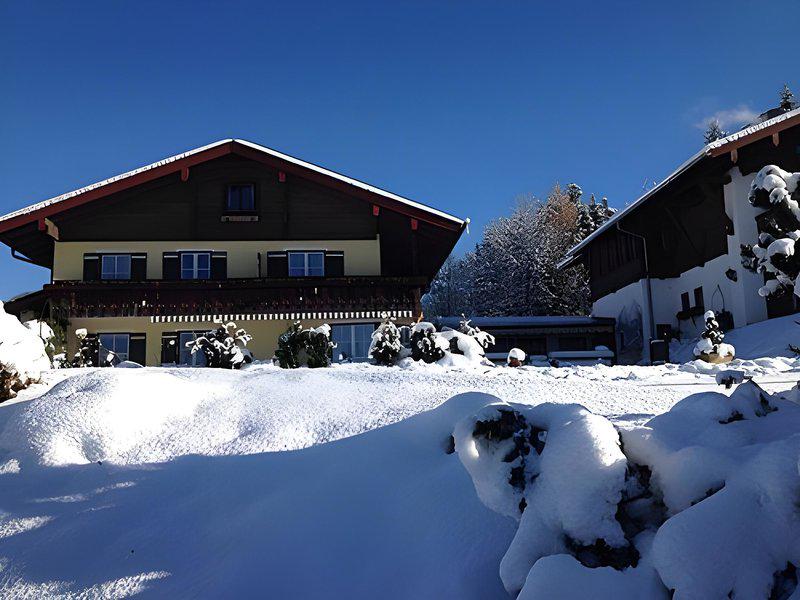 DB35DDF11FABAD931D4968A403AF1F4F